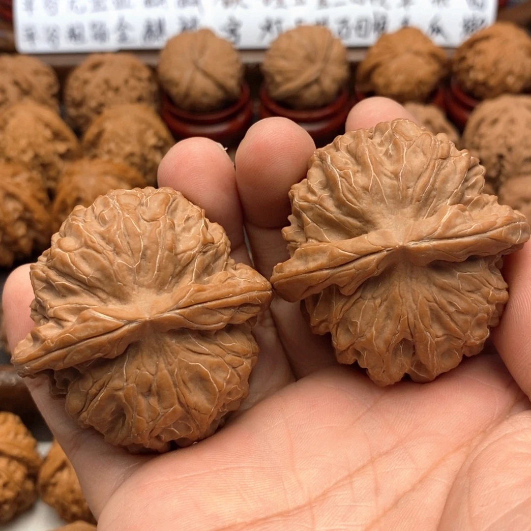****吊坠文玩核桃49尺 全品金麒麟 58克 76