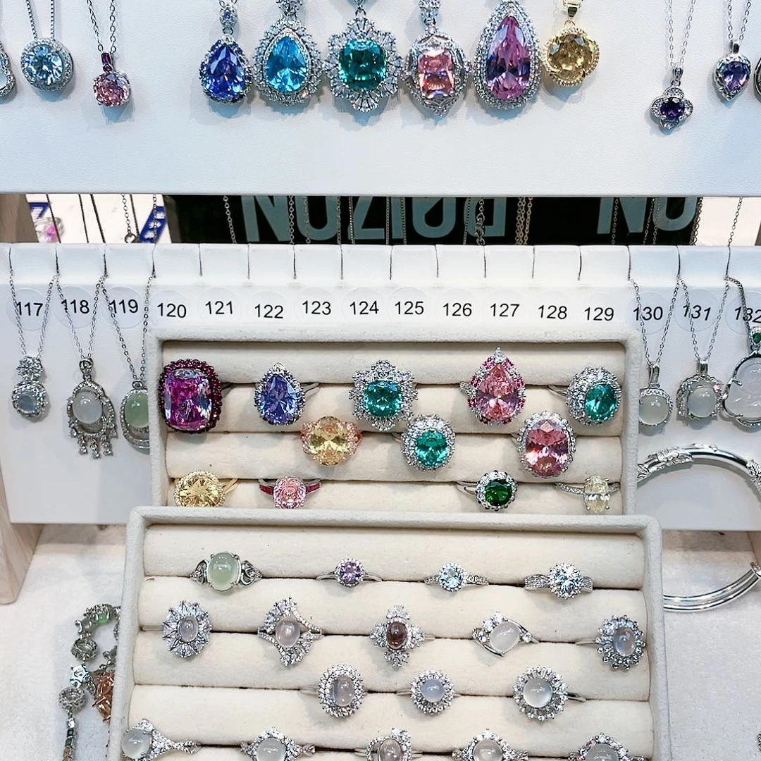 痴****托帕石戒指足银镶嵌