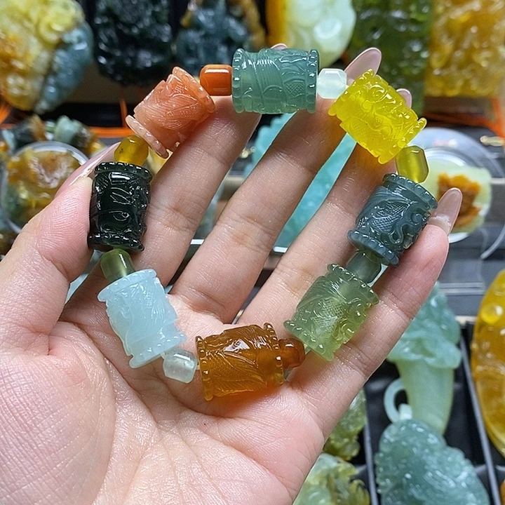 路***人蛇纹石玉未镶嵌手串