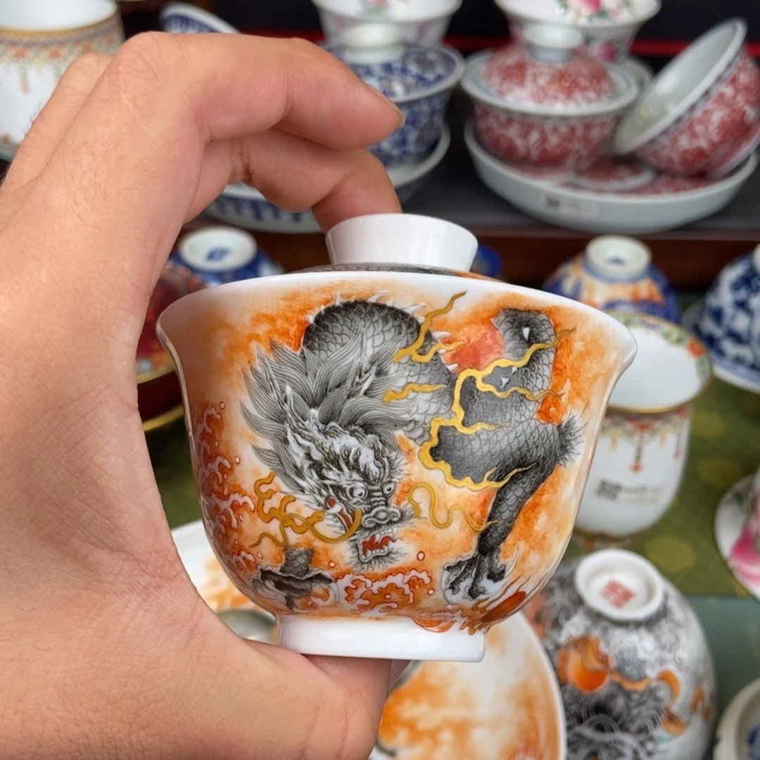 陶瓷的设计师是一个