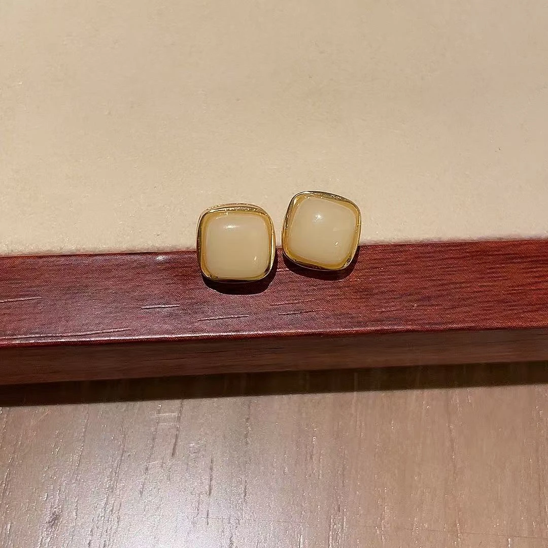 925银镶蜜蜡耳钉（多样性发货）直径8.6mm