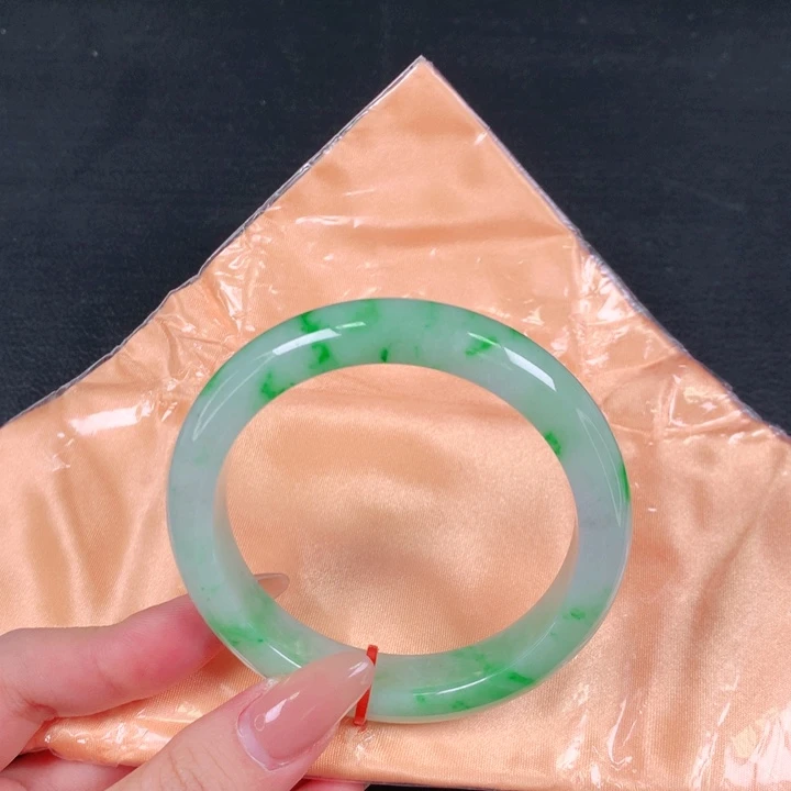 翡翠手镯未镶嵌天然翡翠手镯04