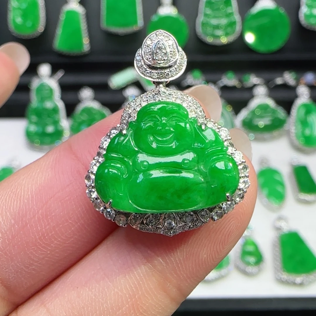 翡翠18K金镶嵌颈饰吊坠