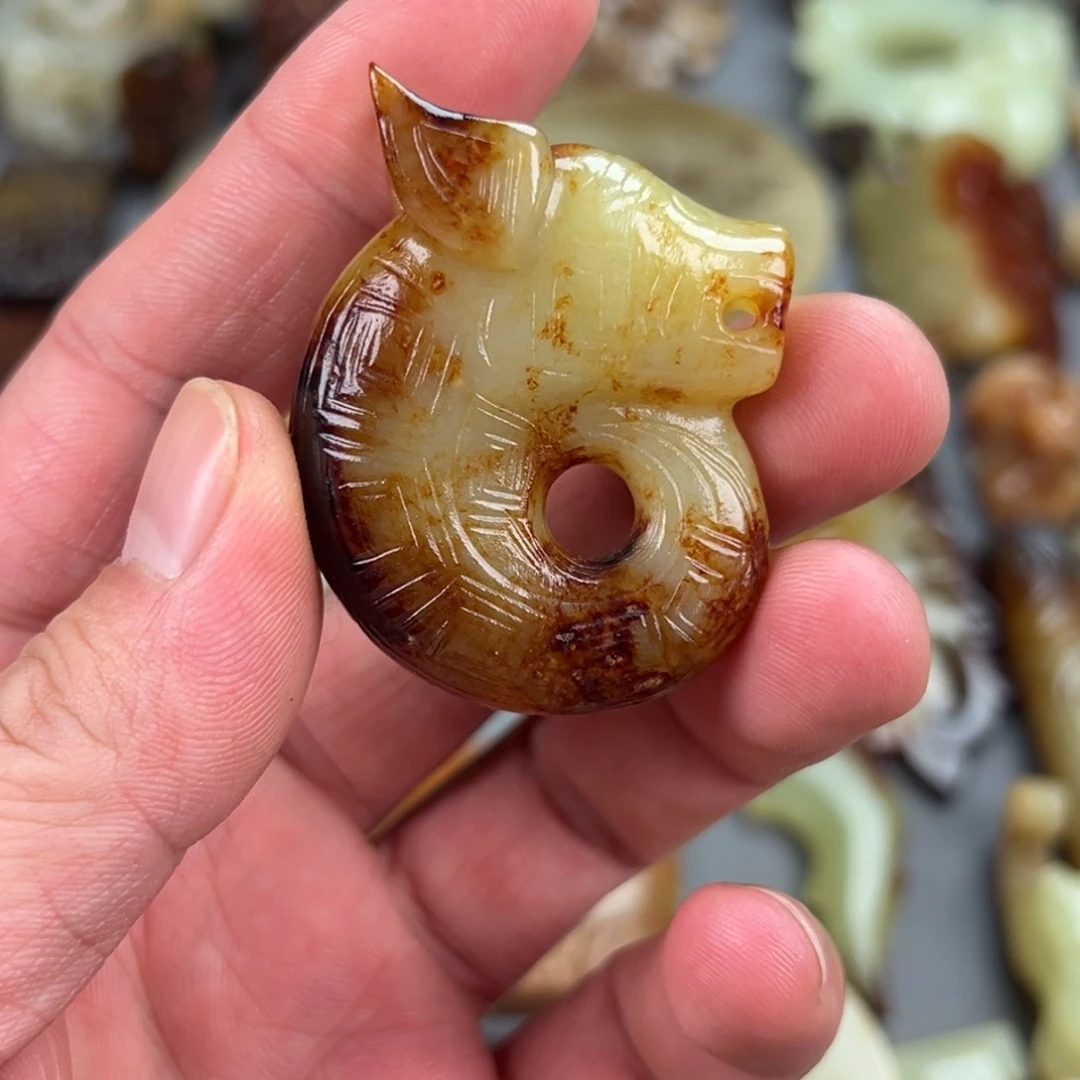 和田玉（糖玉）颈饰未镶嵌泰*斋
