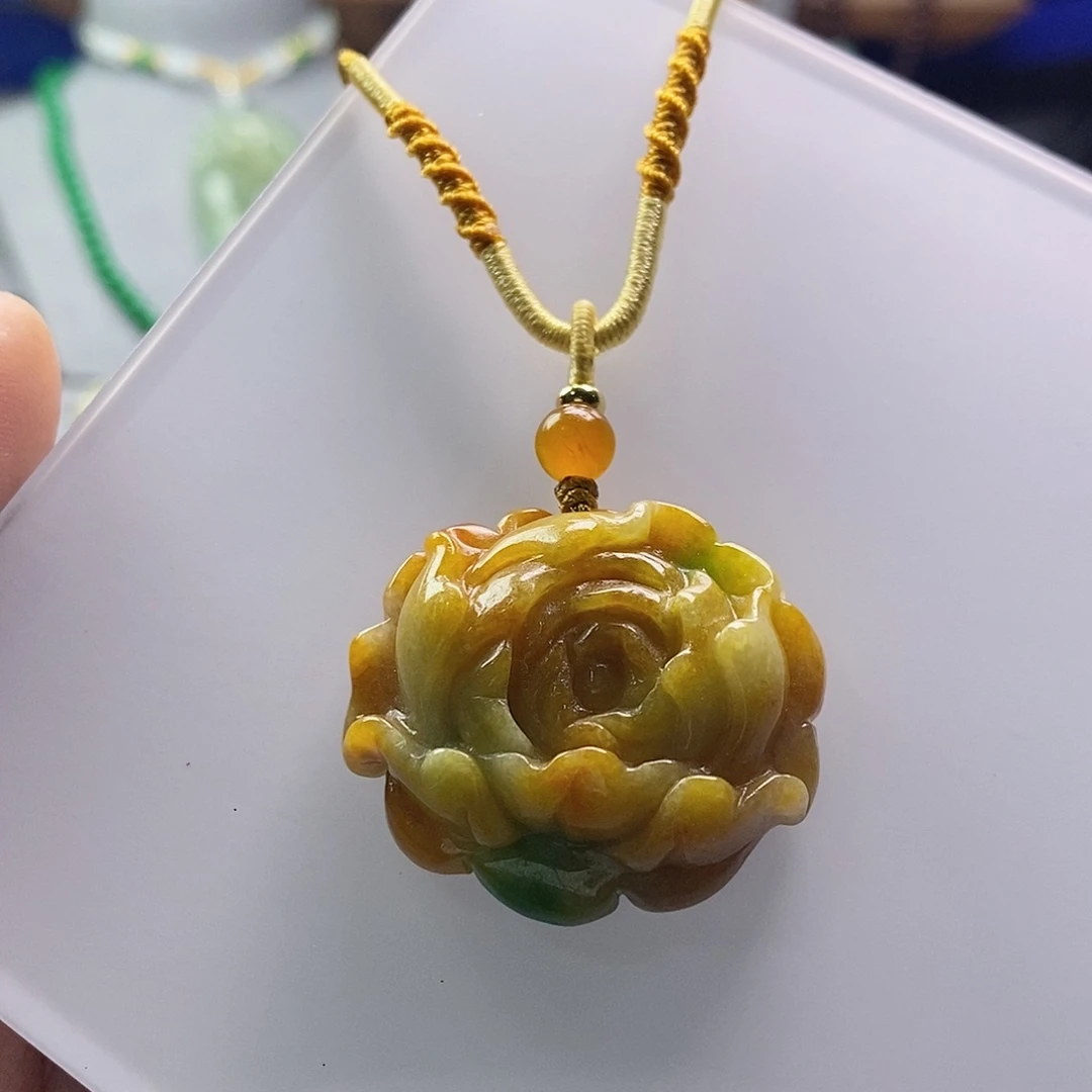 翡翠未镶嵌吊坠(赠链)