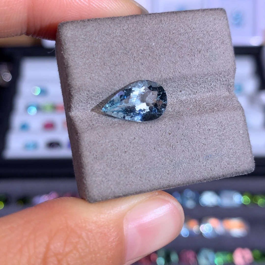 海蓝宝石笔搁未镶嵌2.055ct