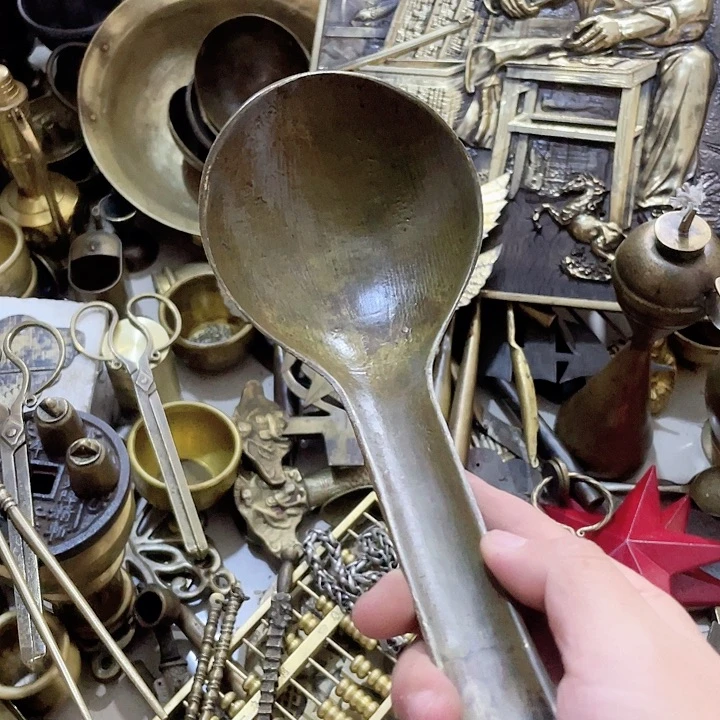 老式铜件古朴典雅别致