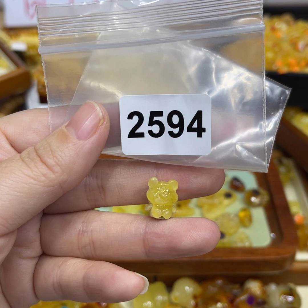 琥珀珠宝奇石未镶嵌