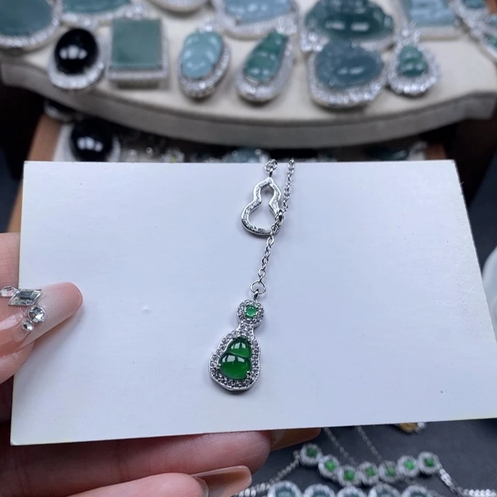 翡翠颈饰未镶嵌翡翠