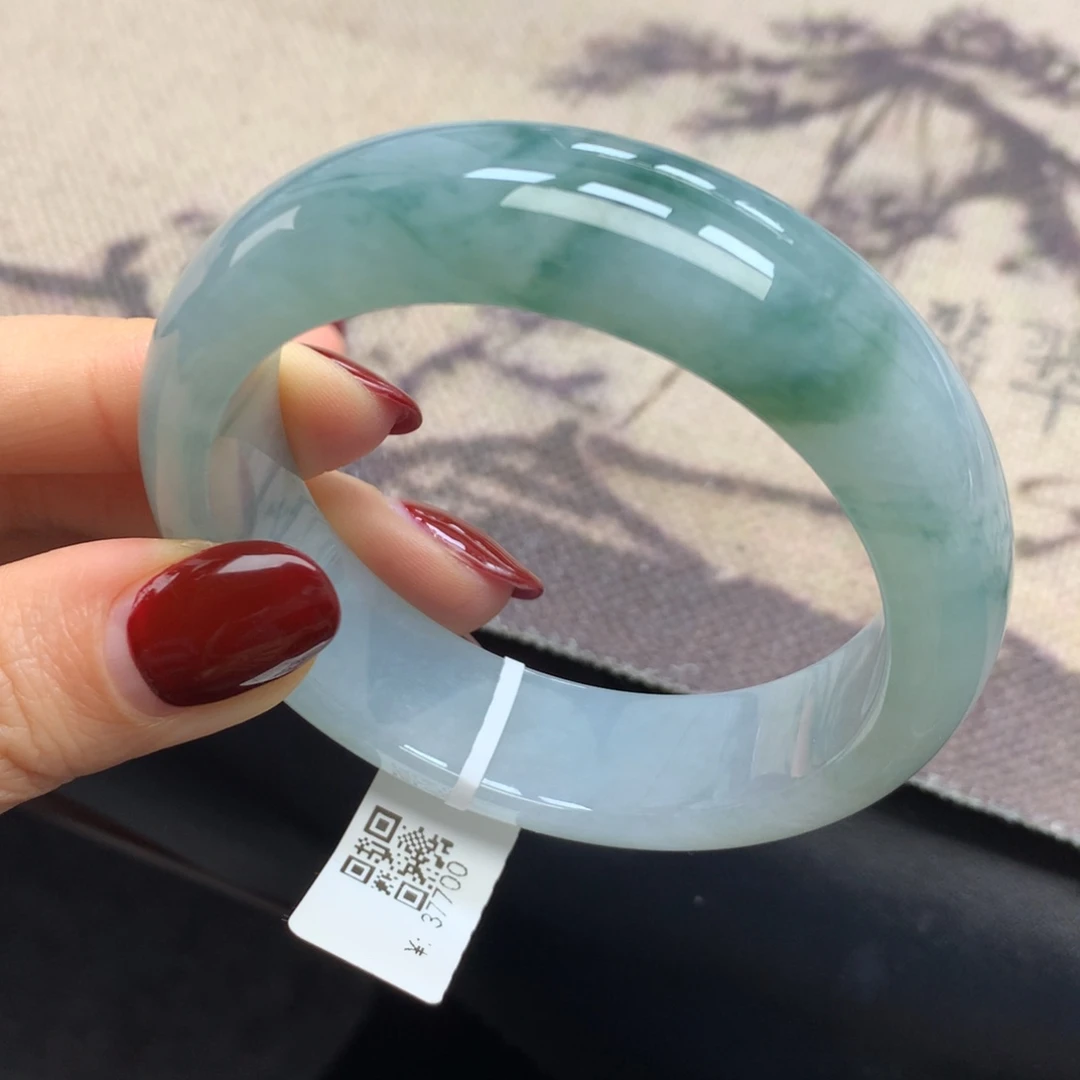 翡翠未镶嵌手镯轮胎