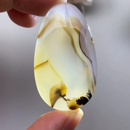 玛瑙/玉髓颈饰未镶嵌好**森