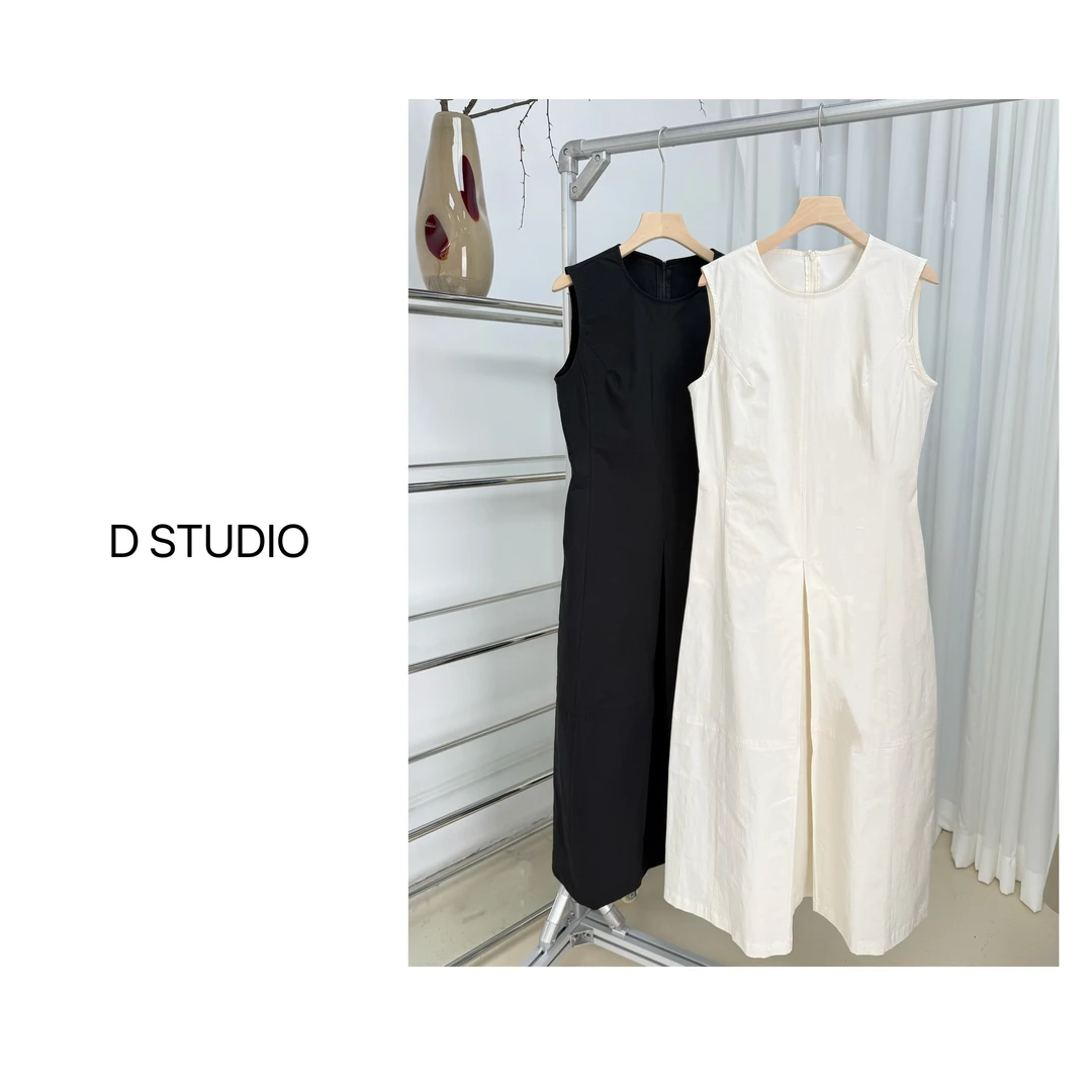 D STUDIO 两色A字形摆修身无袖背心连衣裙 D2260