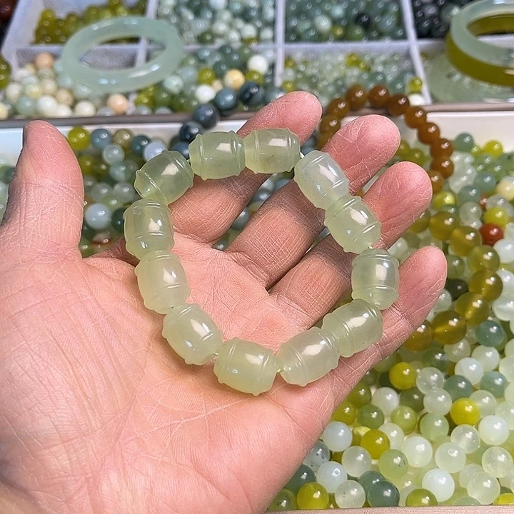 合金蛇纹石玉颈饰