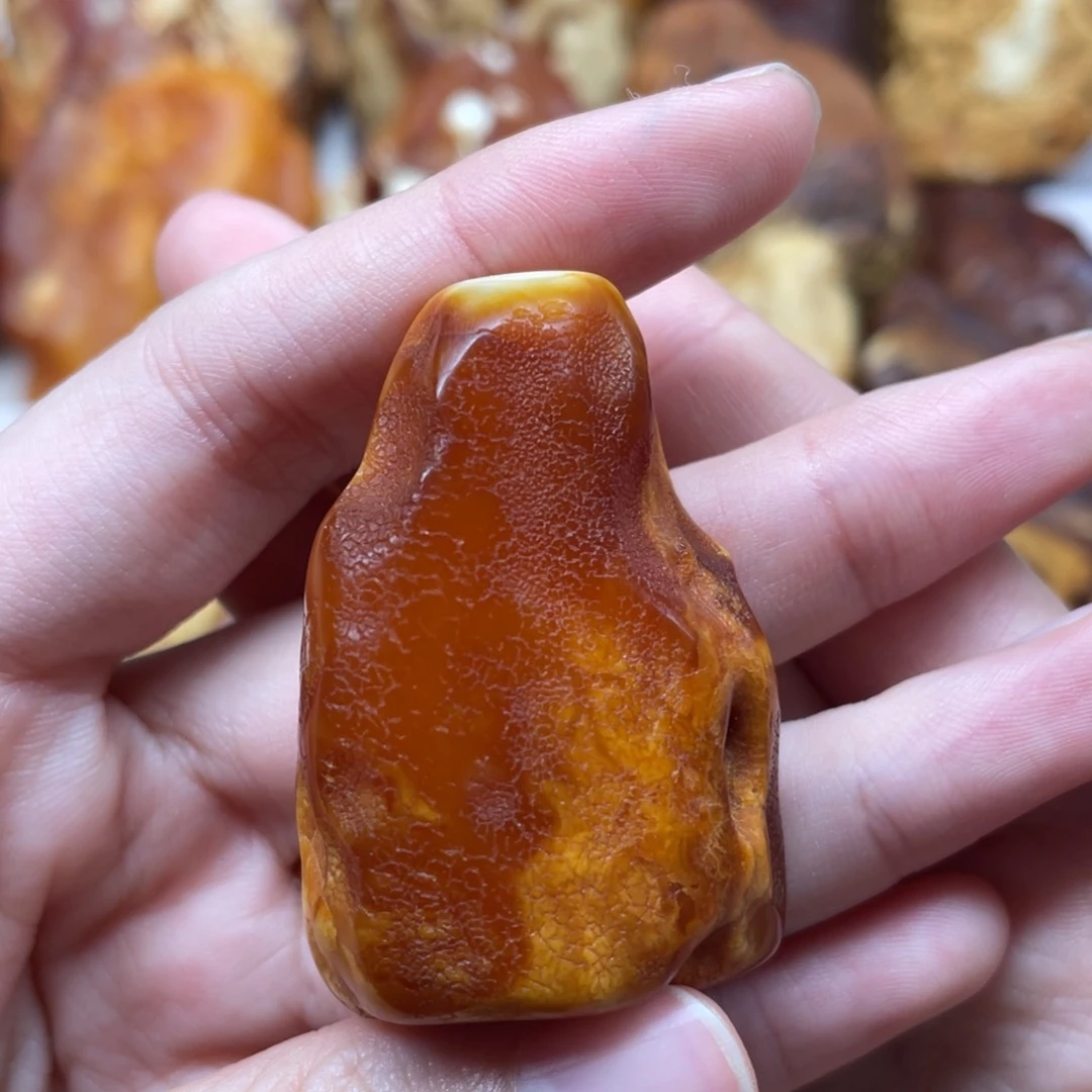 琥珀珠宝奇石未镶嵌