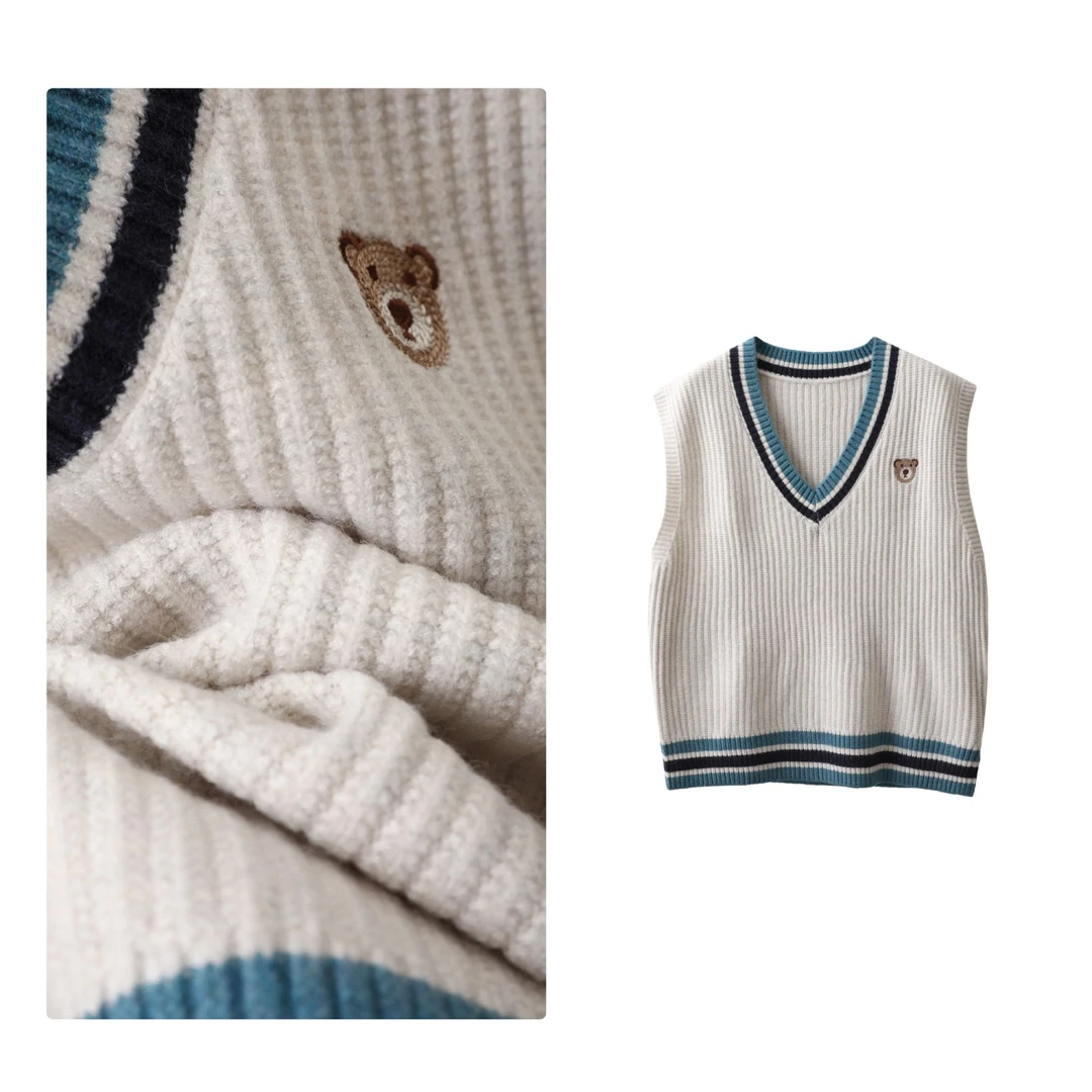 现货！门店15&9！小熊刺绣设计~竖坑条V领女式针织马夹H00233