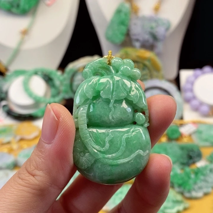 翡翠颈饰未镶嵌翡翠吊坠
