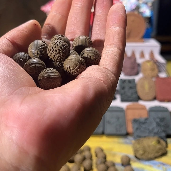 泥塑桂花香方瑕疵款喜字珠