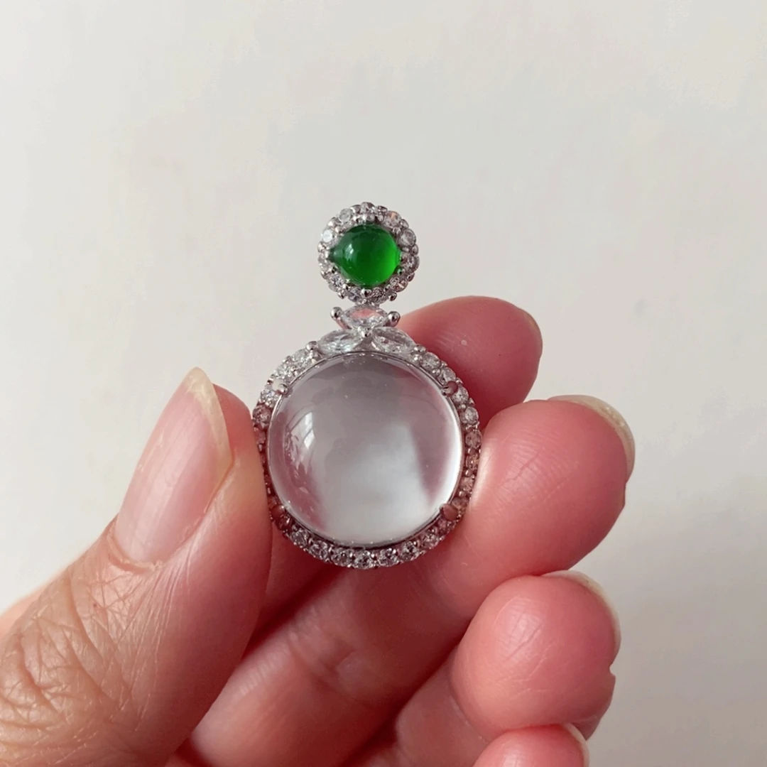 石英质玉未镶嵌颈饰