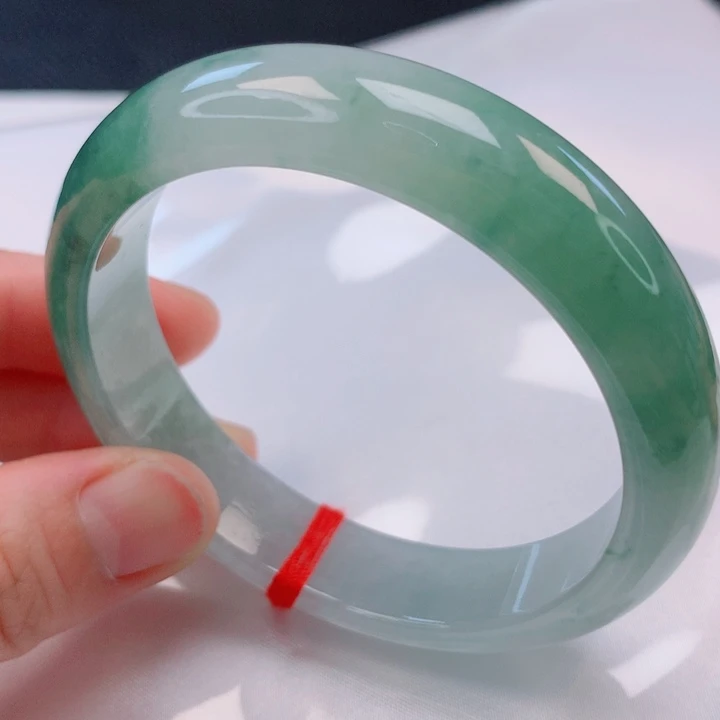 翡翠手镯未镶嵌58圈口