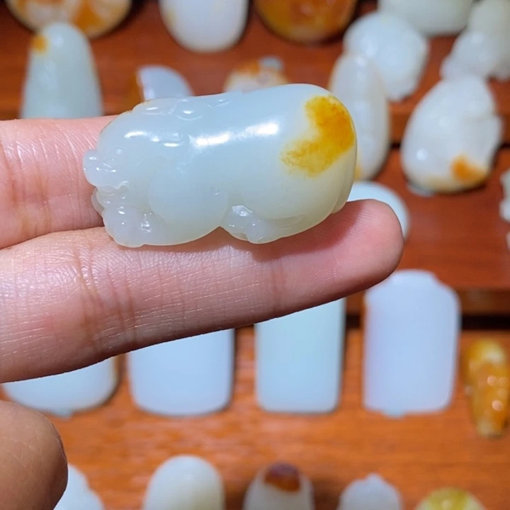 颈饰未镶嵌和田玉