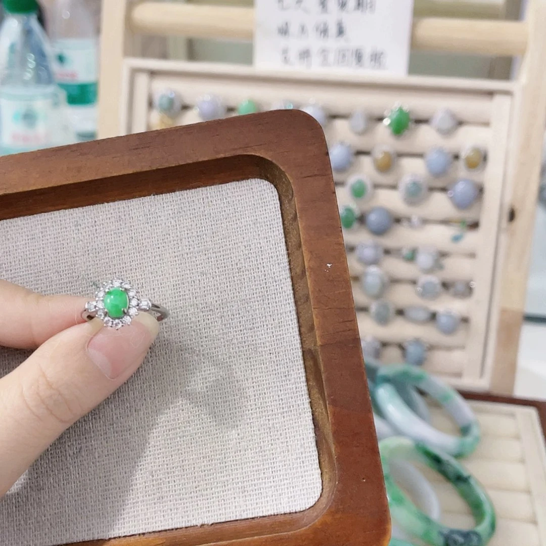 颈饰未镶嵌翡翠天然翡翠Ａ货