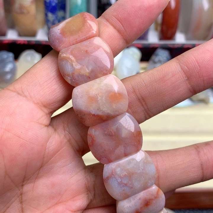 硅化珊瑚（珊瑚玉）未镶嵌颈饰