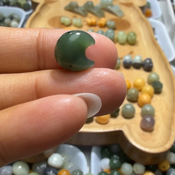 未镶嵌和田玉珠宝半成品