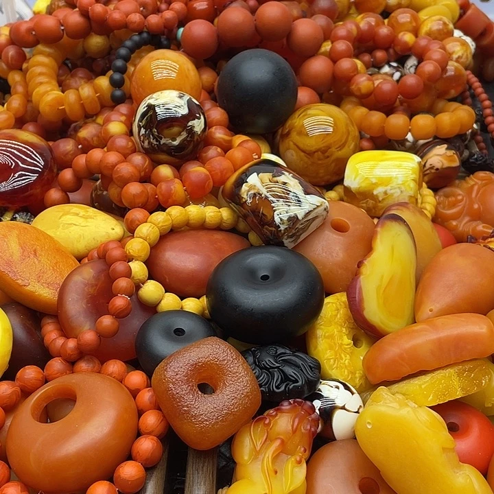 琥珀未镶嵌颈饰1111