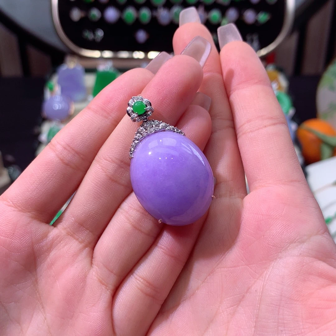 翡翠颈饰18K金镶嵌翡翠