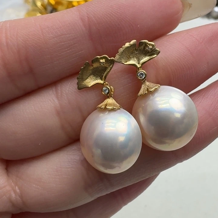 拼合珍珠（马贝珠）耳饰18K金镶嵌