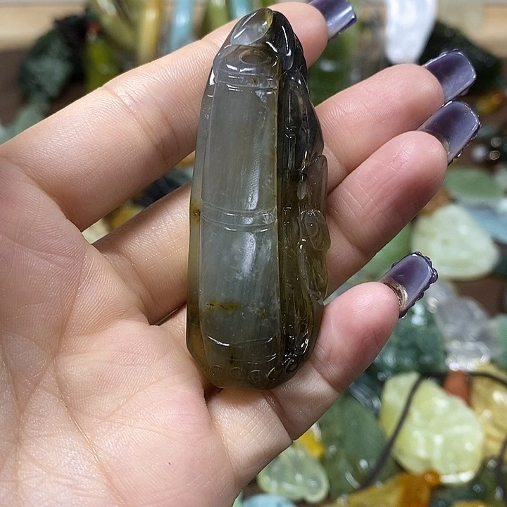 蛇纹石玉吊坠未镶嵌