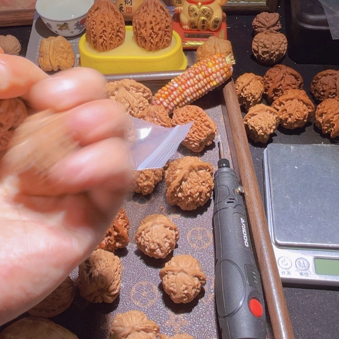陈***c瑞麟文玩核桃四座楼