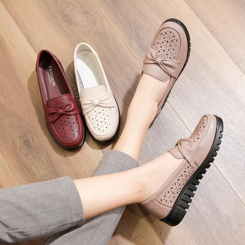2025妈妈鞋凉鞋真皮舒适软底单鞋中老年人女鞋镂空洞洞皮鞋春夏季