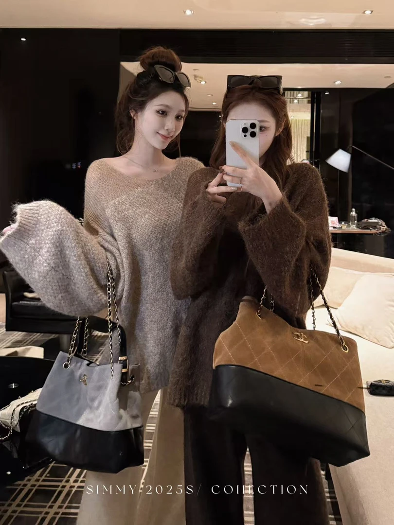 SIMMYJOY【雾感镂空】许妍穿搭宽松慵懒高级不规则侧肩镂空设计毛衣