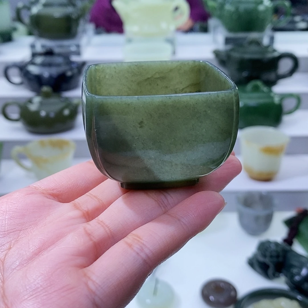 和田玉未镶嵌挂件杯子微瑕