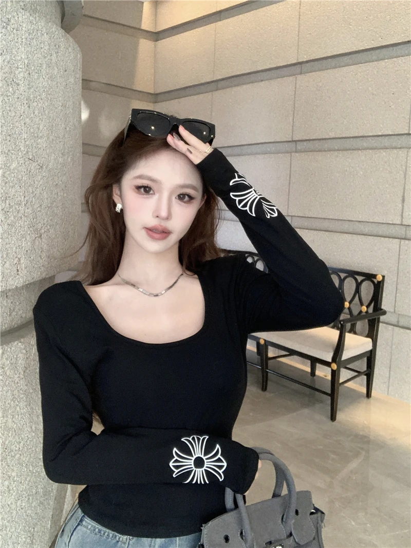 2025美式复古辣妹印花T恤女新款修身显瘦长袖内搭洋气打底上衣潮