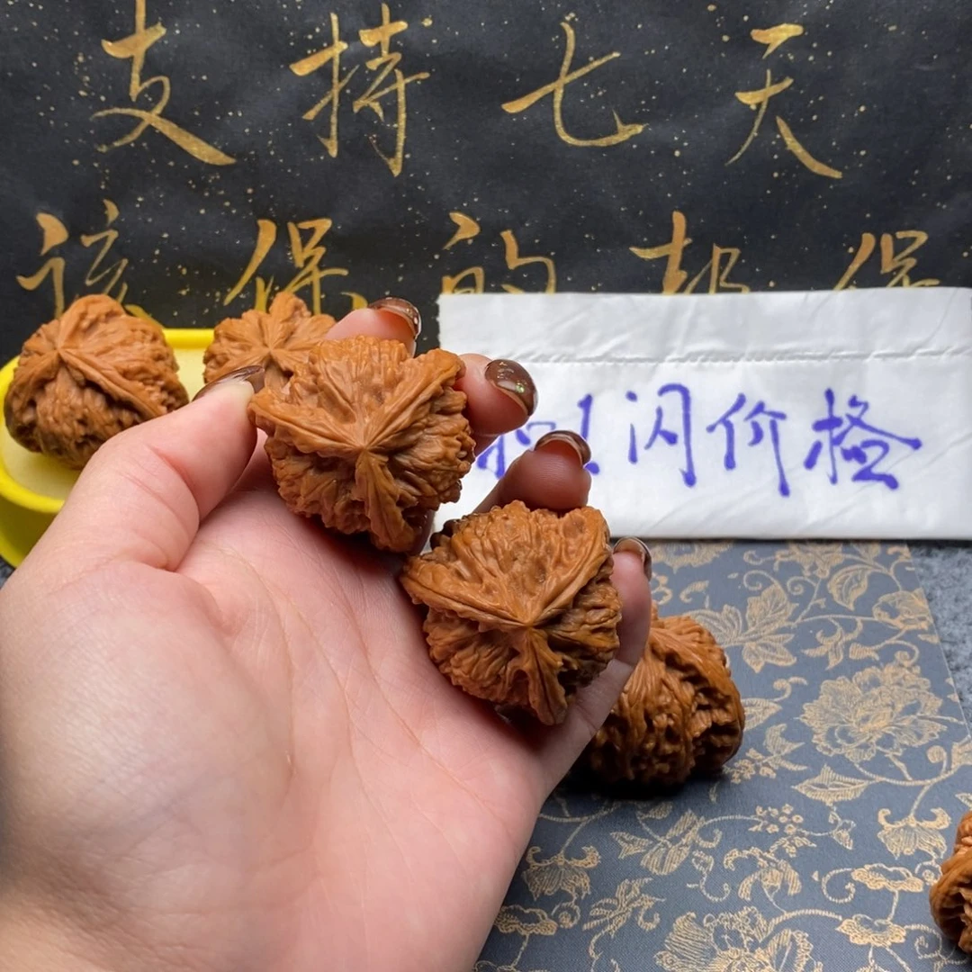 吊坠文玩核桃郝*白狮子