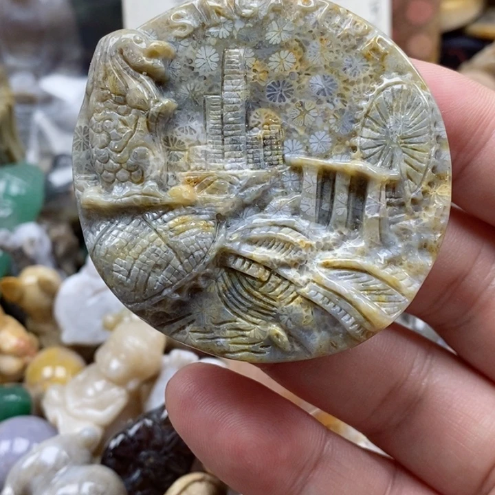 石英质玉未镶嵌颈饰