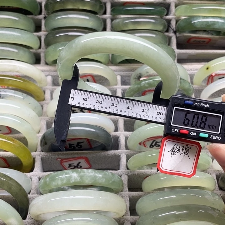 未镶嵌蛇纹石玉手镯56