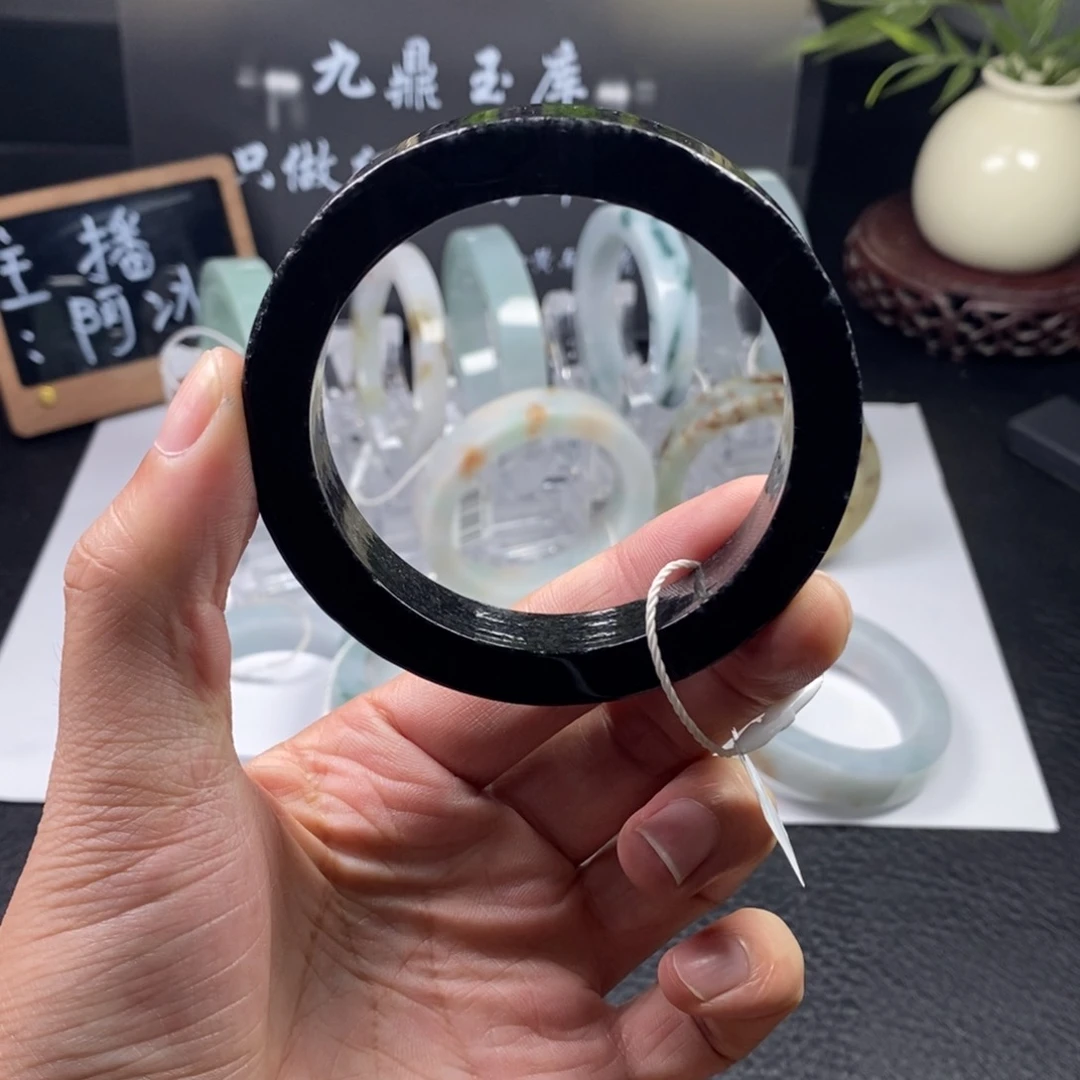 未镶嵌手镯定制翡翠