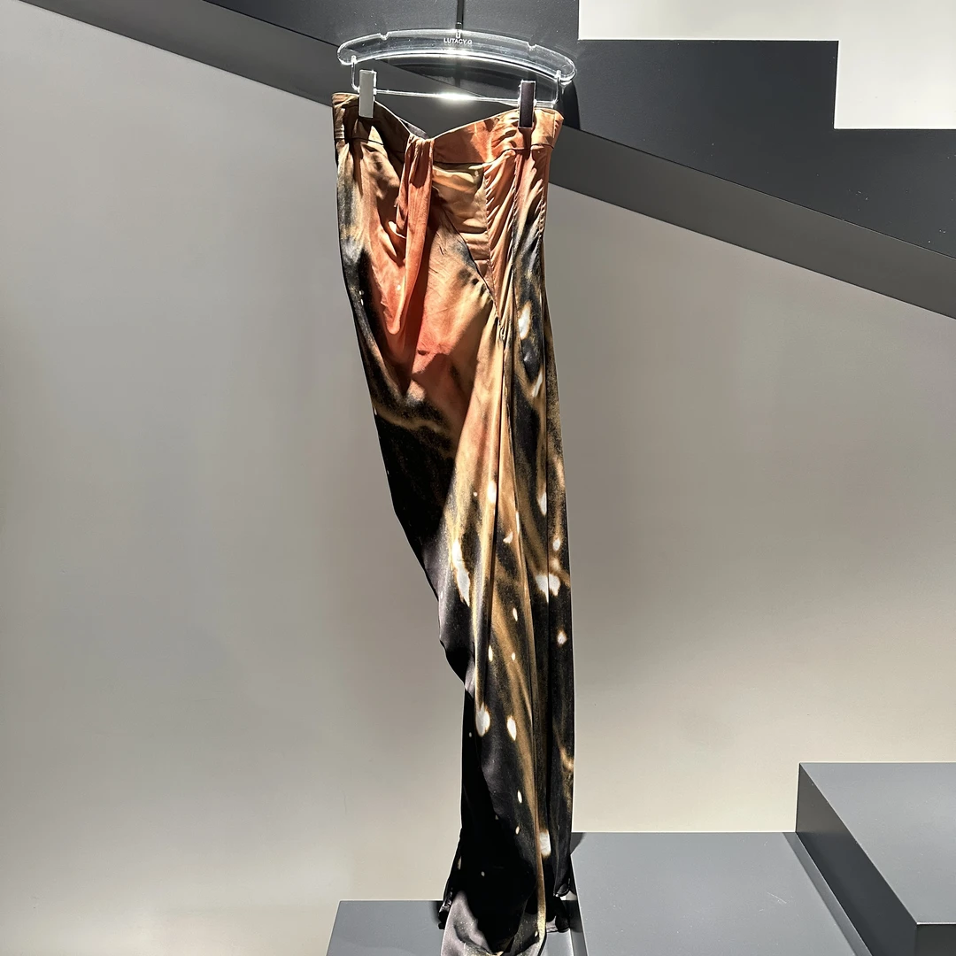 DS23P2不对称垂坠印花连衣裙