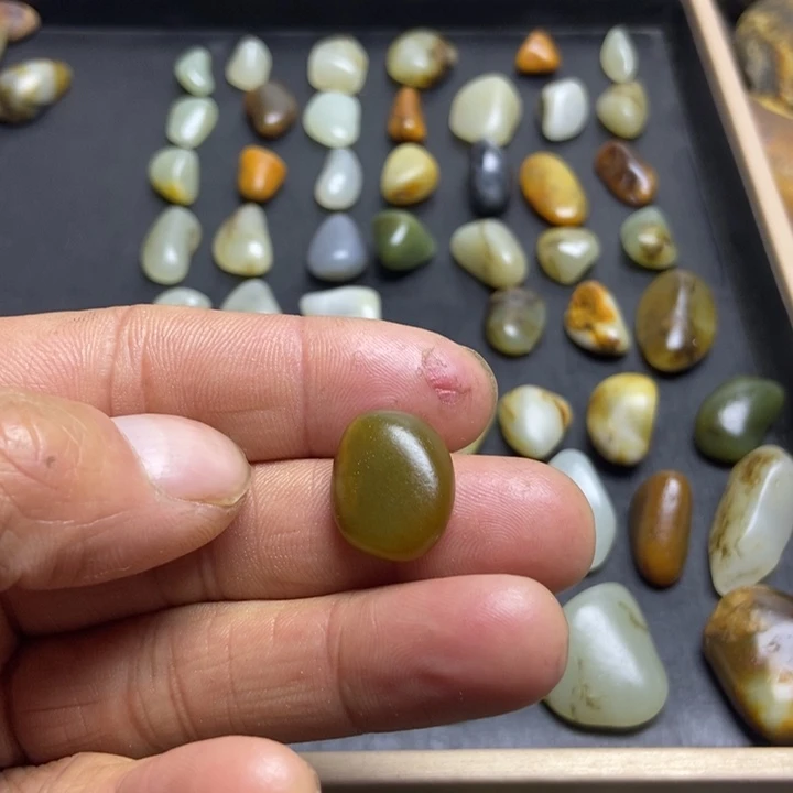 明***医和田玉（糖玉）未镶嵌珠宝奇石