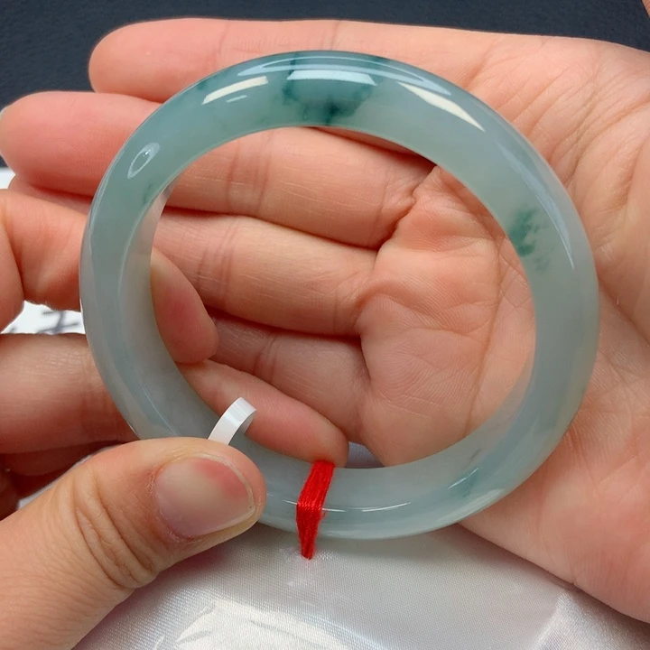 翡翠手镯未镶嵌57圈