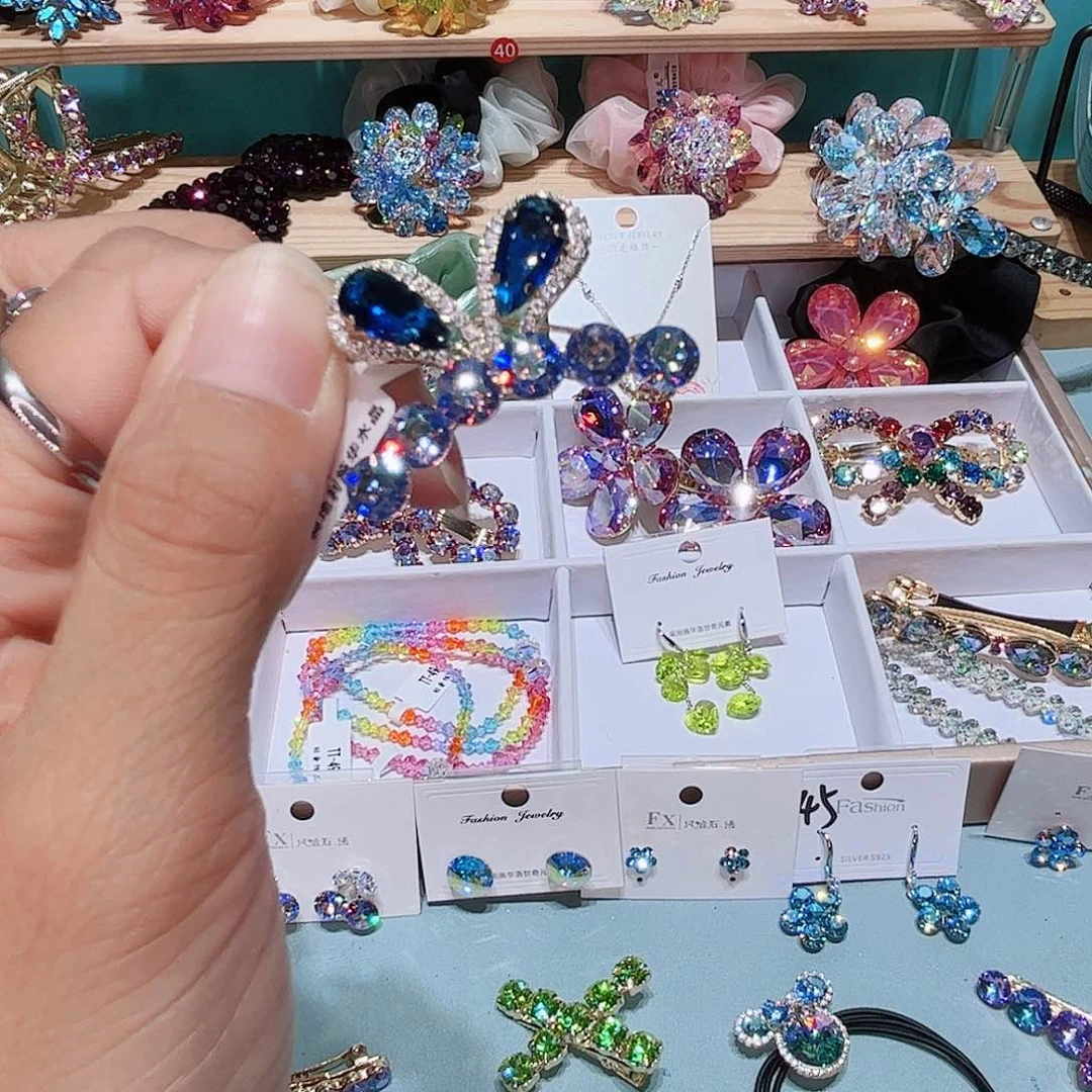 心***7皮质铁合金耳钉的