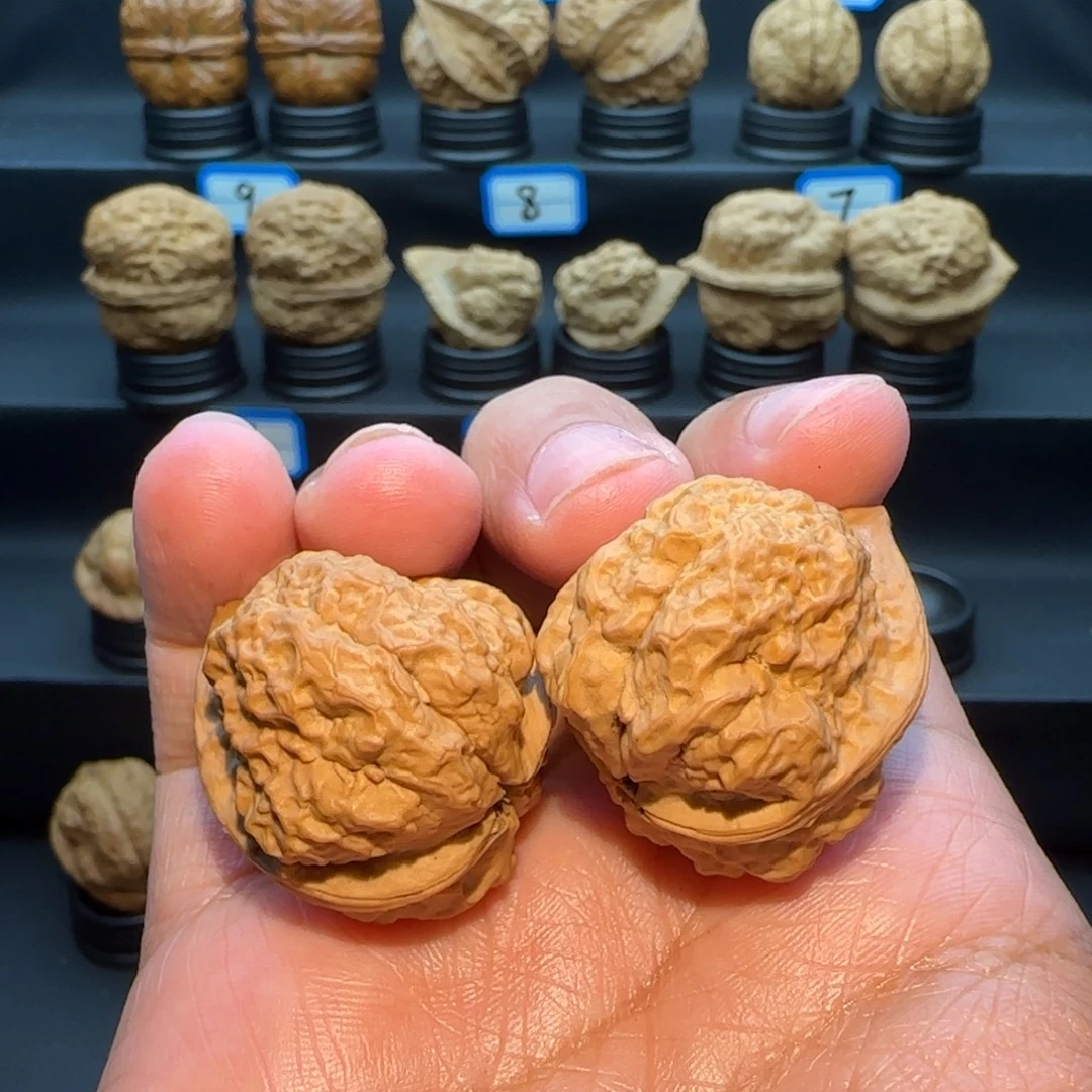 爽****桃核把件羊头蟾核桃