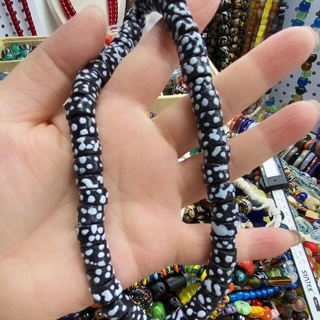 颈饰琉璃非洲奶牛，017