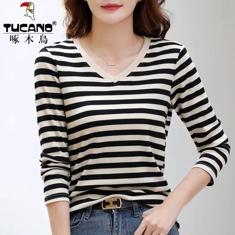 啄木鸟正品2025春秋长袖时髦V领时尚条纹显瘦t恤女装减龄设计上衣