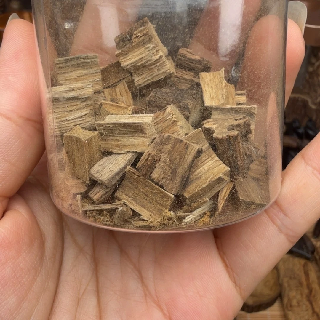 沉香碎屑沉香东马品香料 10 克