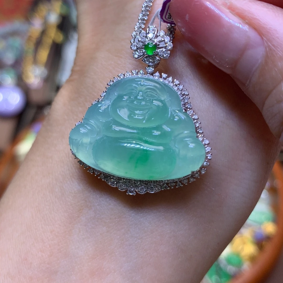 小****翡翠18K金镶嵌颈饰翡翠