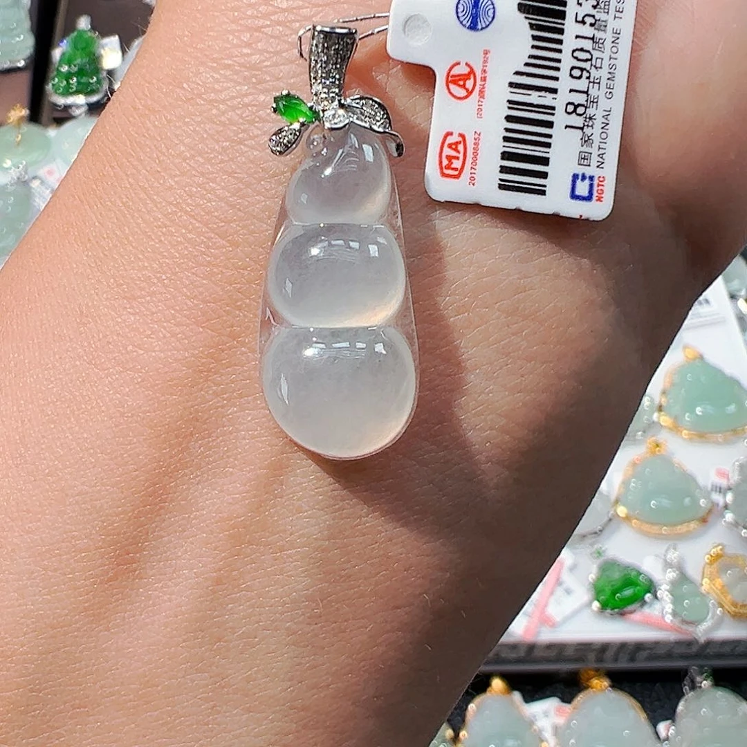 吊坠(不含链)18K金镶嵌翡翠福豆